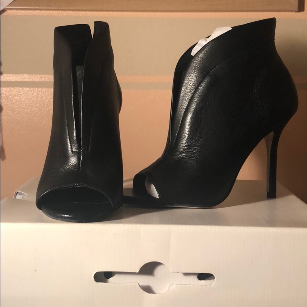 Never Worn Black Aldo heels